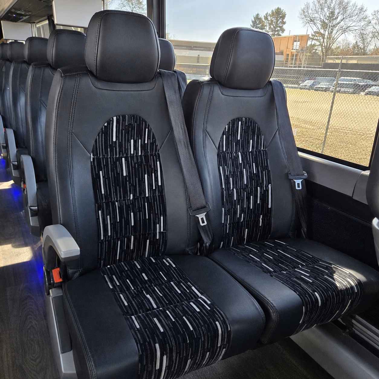 comparing niagara falls buses made simple