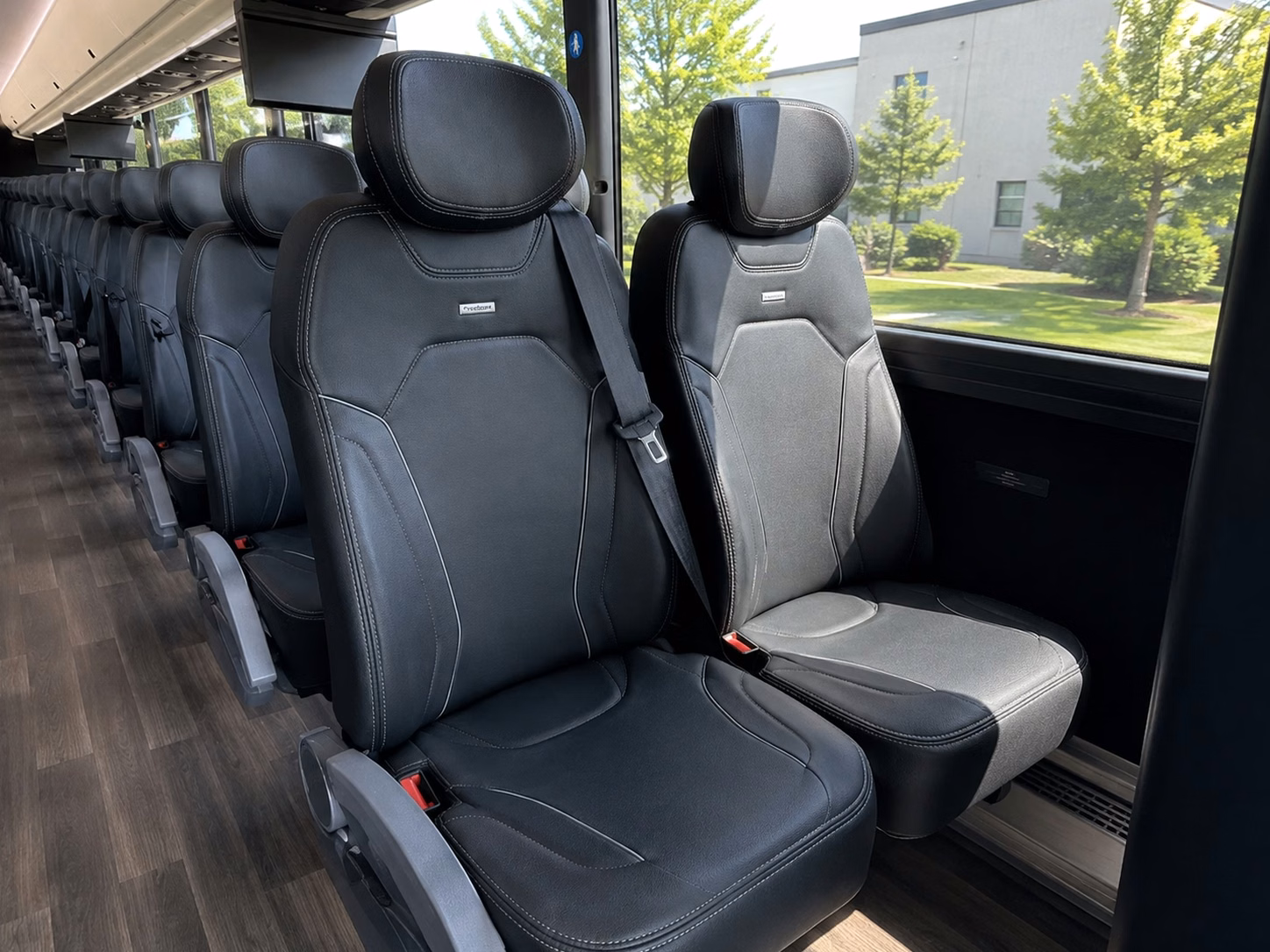 how where and when you re traveling affects your niagara falls charter bus rate
