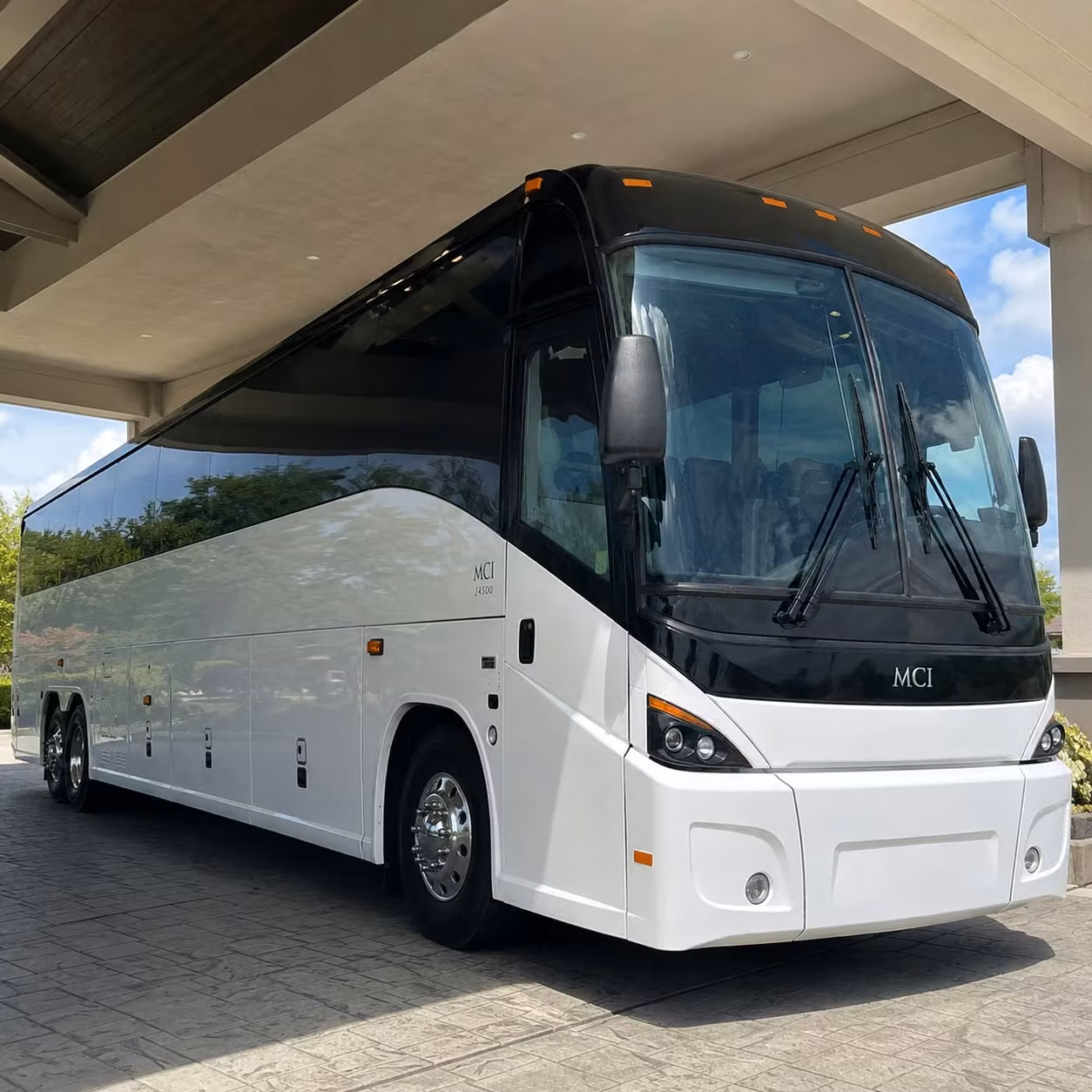 shuttling personnel to and from niagara falls air reserve station